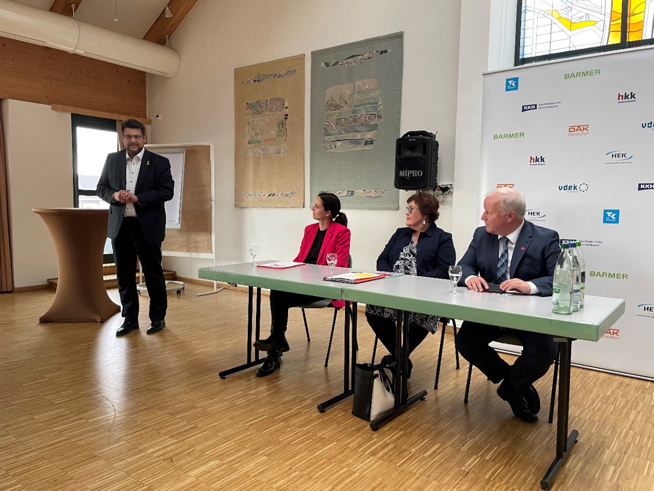 Tobias Krull (CDU) und Referenten