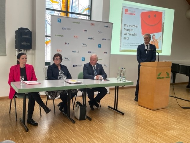 Dr. Anne Thomas (BDA), Petra Grimm-Benne (Ministerin f&uuml;r Arbeit, Soziales, Gesundheit und Gleichstellung), Peter Wei&szlig; (Bundeswahlbeauftragter), Dr. Klaus Holst (v.l.n.r.)