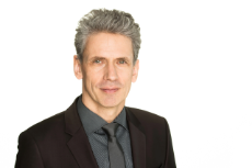 Dr. Klaus Holst Dr. Klaus Holst