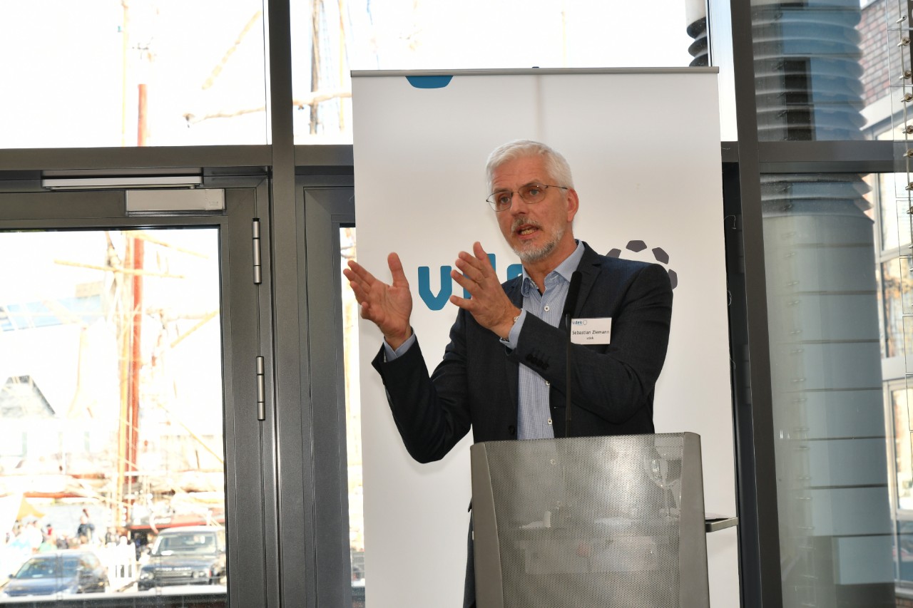 Sebastian Ziemann, Referatsleiter Ambulante Versorgung in der vdek-Landesvertretung Schleswig-Holstein, erl&auml;uterte das Pr&auml;ventionskonzept des Ersatzkassenverbandes.