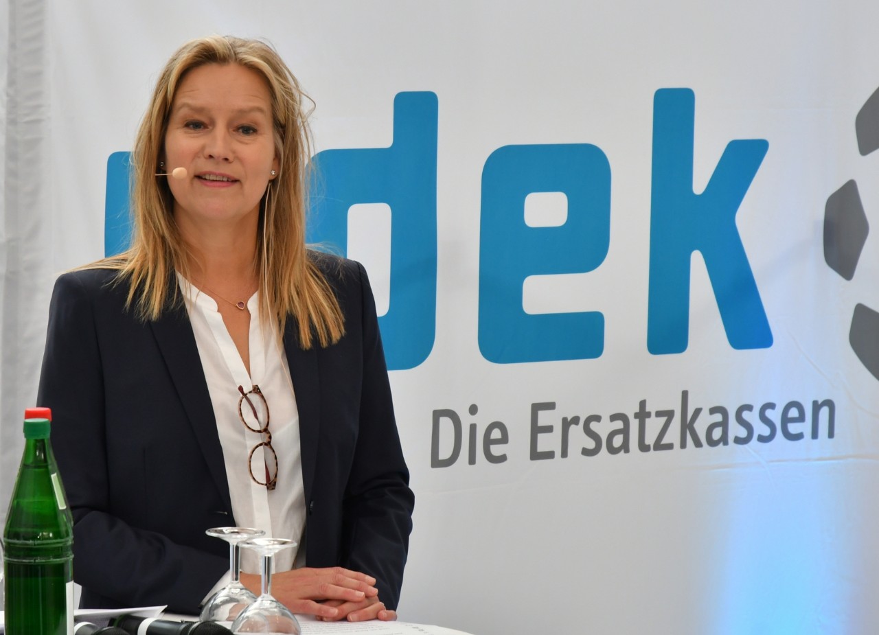 &bdquo;Regionale Gesundheitszentren sind kein Sparmodell!&ldquo; betonte Claudia Straub, die Leiterin der vdek-Landesvertretung Schleswig-Holstein. &bdquo;Mit den RGZ werden die Krankenkassen kein Geld sparen. Vielmehr geht es darum, wei&szlig;e Flecken in der Versorgung zu vermeiden.&ldquo;