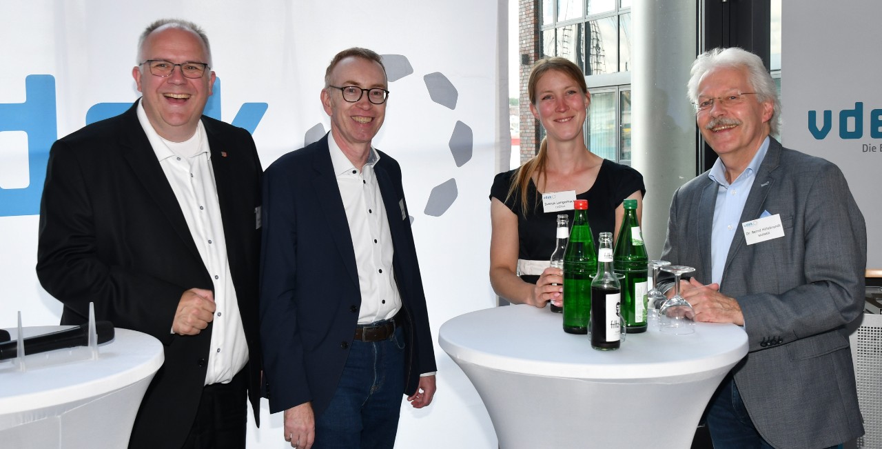 Hauke Hansen MdL (CDU), DAK-Landesgesch&auml;ftsf&uuml;hrer Cord-Eric Lubinski, LVGFSH-Gesch&auml;ftsf&uuml;hrerin Svenja Langemack und BARMER-Landesgesch&auml;ftsf&uuml;hrer Dr. Bernd Hillebrandt (von links nach rechts).