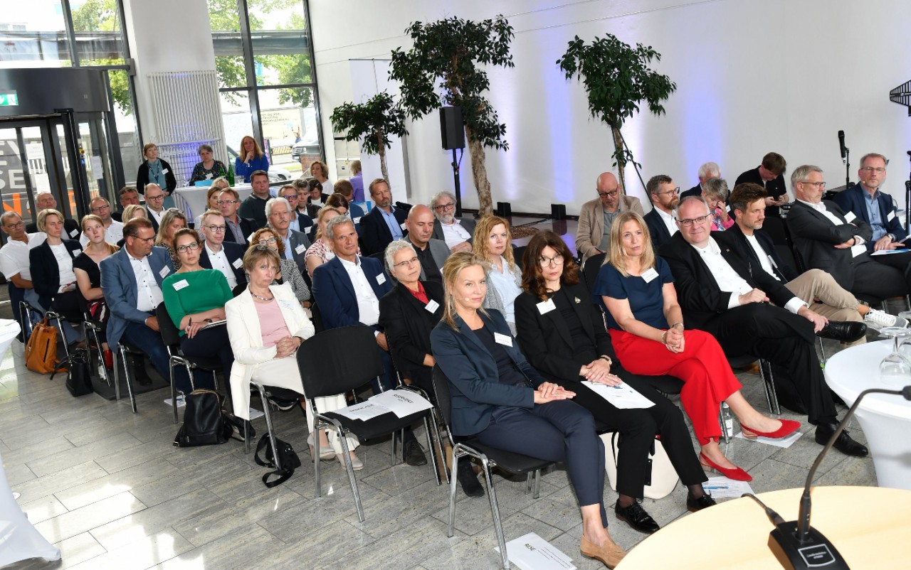 Etwa 70 G&auml;ste waren der Einladung der vdek-Landesvertretung Schleswig-Holstein in den Sell-Speicher gefolgt.