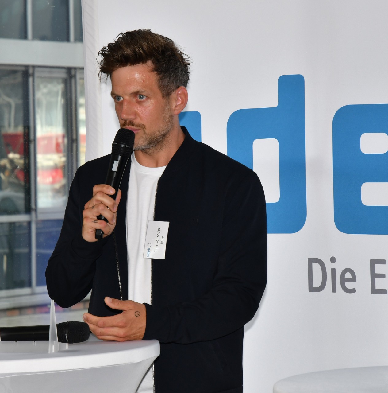 Tim Schr&ouml;der, Gesch&auml;ftsf&uuml;hrer des ambulanten Pflegedienst halpy aus L&uuml;beck, beschrieb, wie digitale Anwendungen das Personal entlasten.