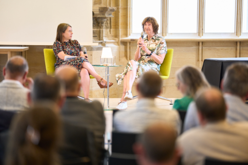 Anne Osterland und Karin Giese im Gespräch