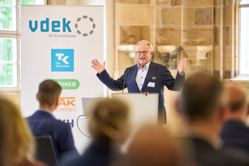 Prof. Hans Lilie berichtete von seiner Arbeit für die Bundesärztekammer