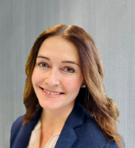 Portrait: Maria W. | Verbandszentrale | Abteilung Finanzen/Versicherung