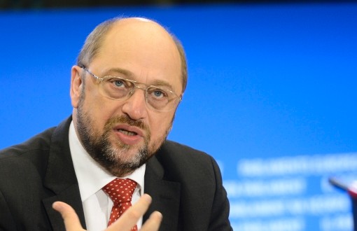Portrait von Martin Schulz, SPD-Europaabgeordnete, im Interview mit ersatzkasse magazin. Portrait von Martin Schulz, SPD-Europaabgeordnete, im Interview mit ersatzkasse magazin.