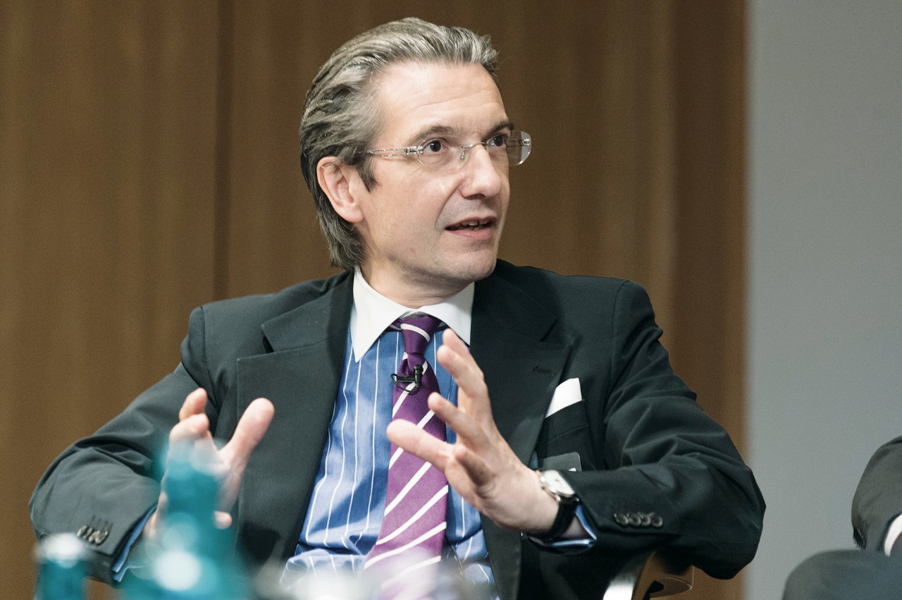 Der Gesundheits&ouml;konom Willy Oggier berichtet &uuml;ber die Krankenhausplanung und Qualit&auml;tsmessung in der Schweiz. &copy; vdek/Svea Pietschmann