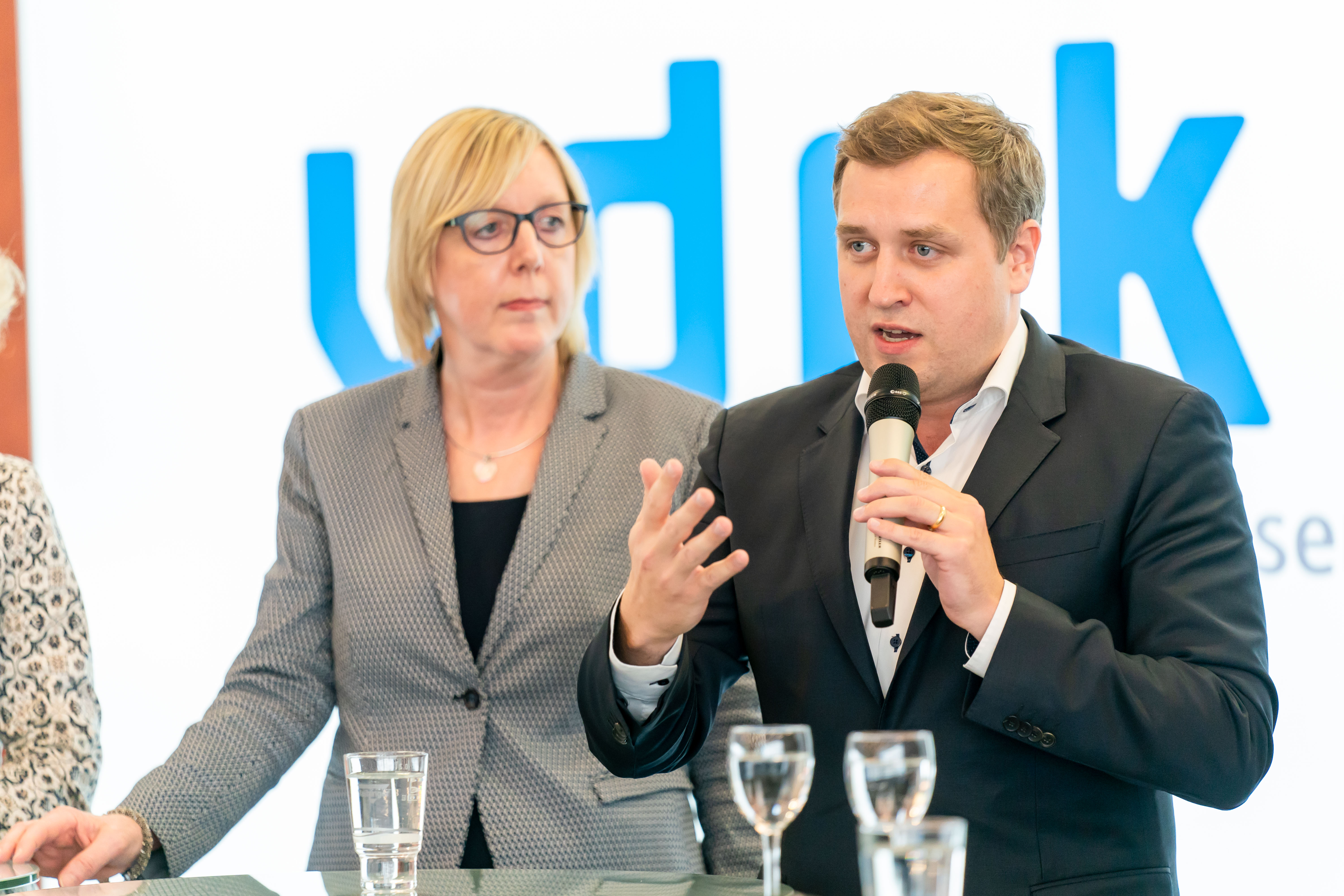 Ulrike Elsner, Vorstandsvorsitzende vdek und Dr. Gottfried Ludewig, BMG beim vdek-Zukunftsforum 2019