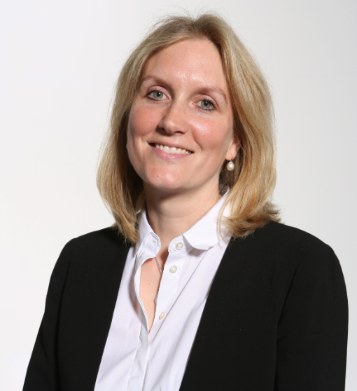 Porträt Corinna Hartrampf, Senior Projektmanagerin bei der Association Internationale de la Mutualité (AIM)