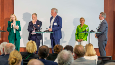 v. l.: Daria Hunfeld (DGPA), Dr. Dominik Graf von Stillfried (Zi), Prof. Dr. Ferdinand M. Gerlach (Universität Frankfurt/M.), Prof. Dr. med. Katharina Larisch (CBS University of Applied Sciences), Boris von Maydell (vdek)