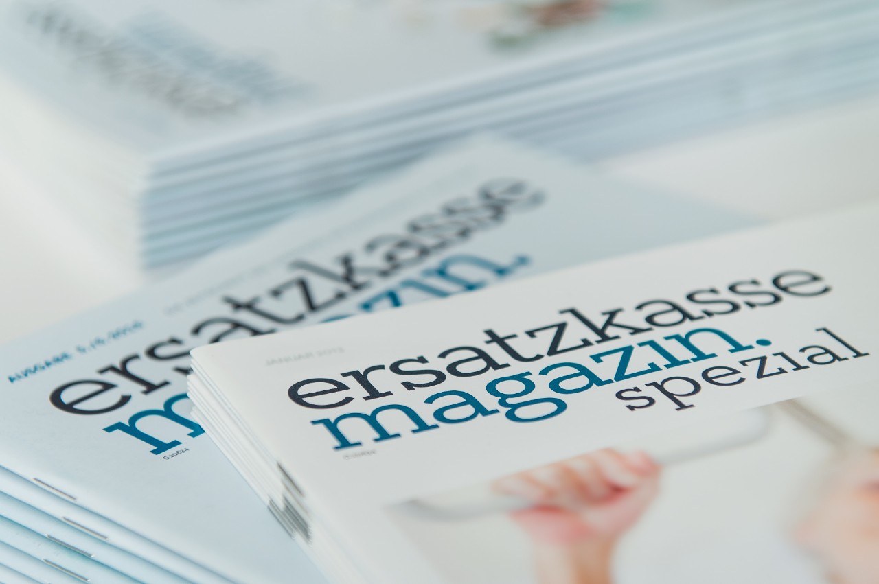 Mehrere Stapel Hefte des Ersatzkasse Magazins Mehrere Stapel Hefte des Ersatzkasse Magazins