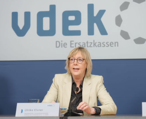 vdek-Vorstandsvorsitzende Ulrike Elsner auf der vdek-Neujahrs-Pressekonferenz 2023