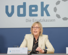 vdek-Vorstandsvorsitzende Ulrike Elsner auf der vdek-Neujahrs-Pressekonferenz 2023