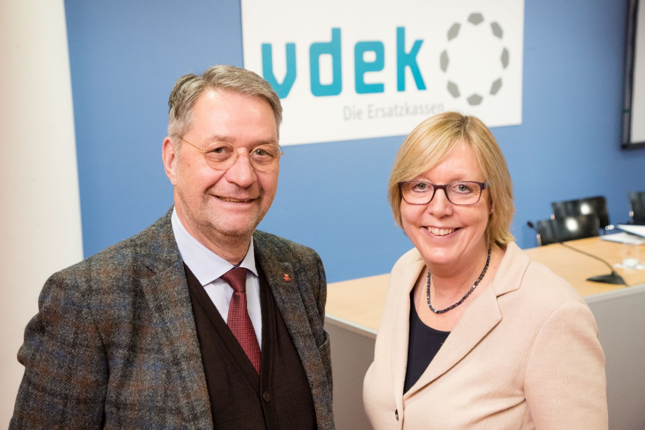 v.l.n.r.: Verbandsvorsitzender Uwe Klemens, Vorstandsvorsitzende Ulrike Elsner